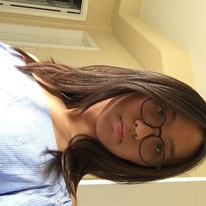 Meet your Posher, Chloe